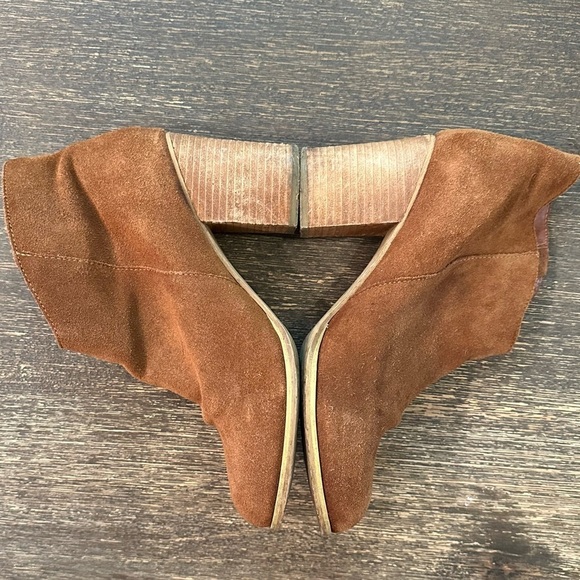 Urban Outfitters Ecote camel tan cow suede ankle boot booties women 9 block heel - Picture 3 of 9